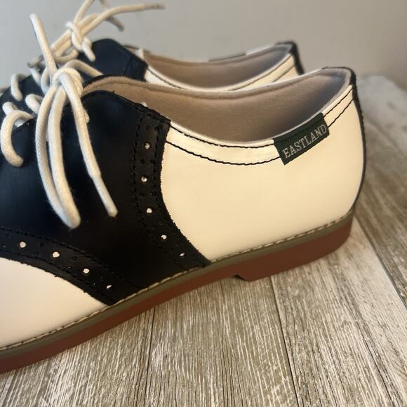 Eastland Sadie Saddle Shoes Black & White Retro 50s Pinup Style US 8 Women Cheer - Picture 3 of 13
